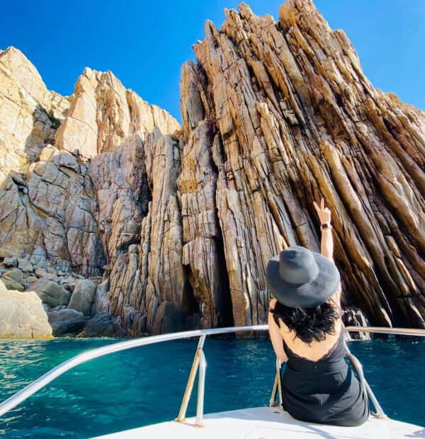 Tour Đảo Bình Hưng - Tàu đáy kính tham quan Vịnh Vĩnh Hy (2 Ngày 1 Đêm)